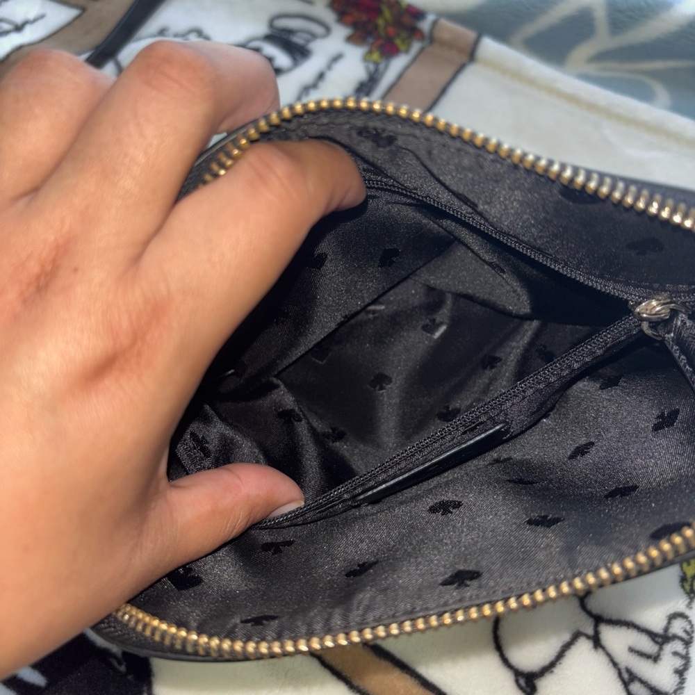 Kate Spade~ Staci Dome Crossbody Bag - Picture 5 of 6
